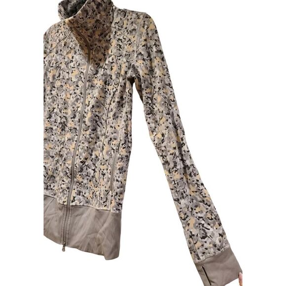Lululemon Rise & Shine Jacket Not So Petite Fleur Silver Spoon Athleisure | 10 - Picture 5 of 10